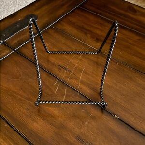 Twisted Metal Display Stand - Black